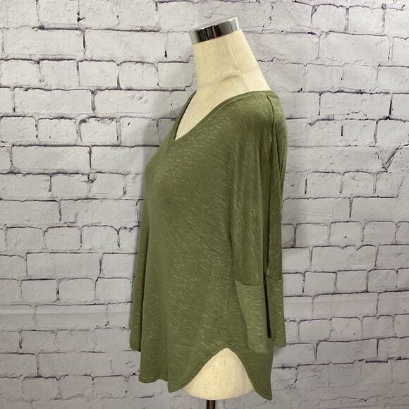 Open Shoulder/ Arm Top  - Picture 4 of 4